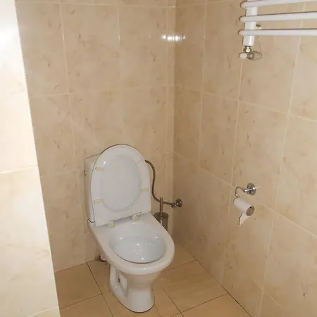 Staryi Dvoryk אכסניה לבוב